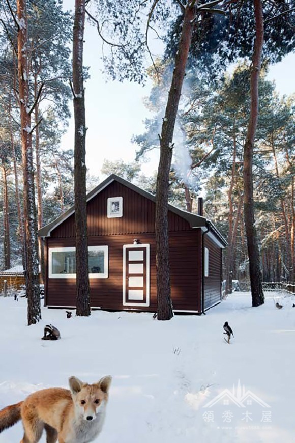 下雪天木屋建造施工