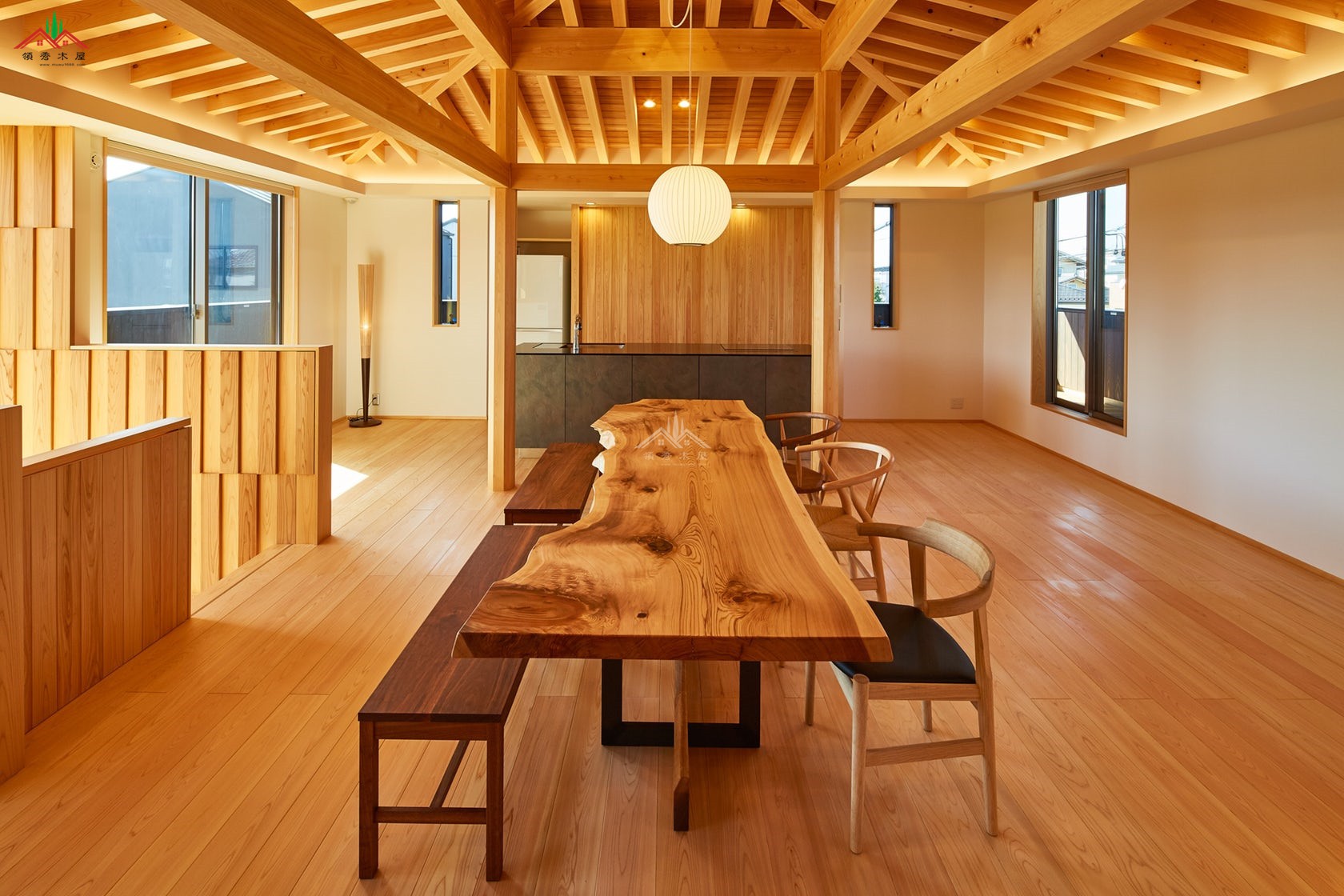 新中式双层木屋别墅