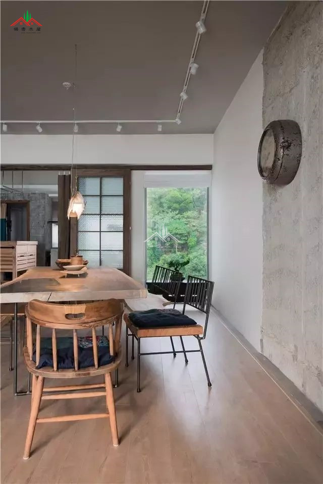 简约混砖木屋