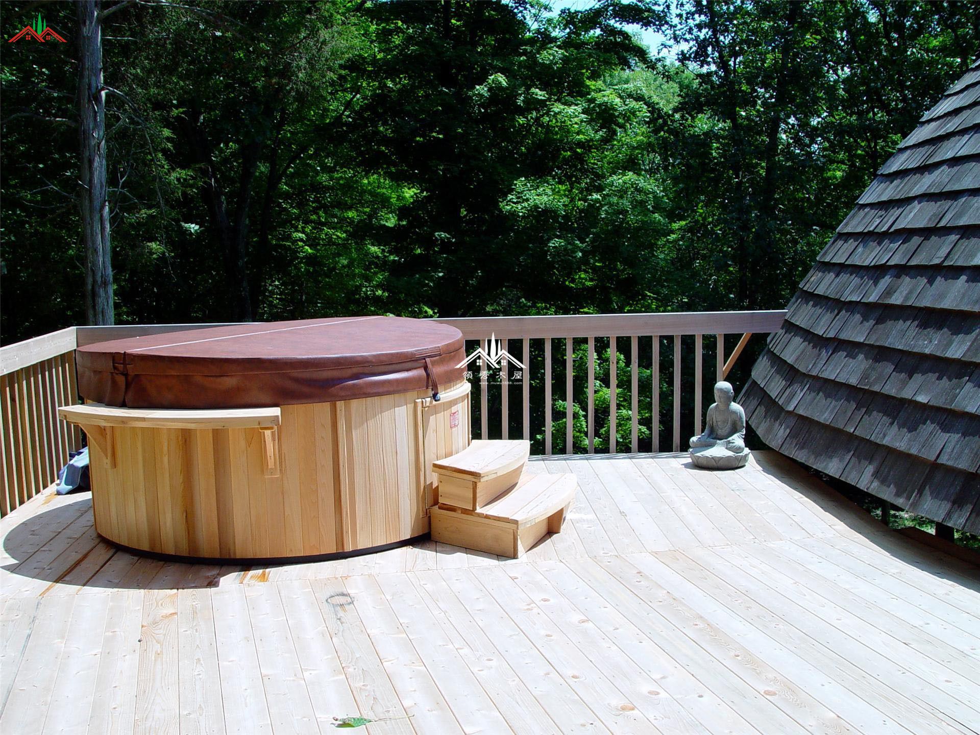 飞碟形状的度假小木屋