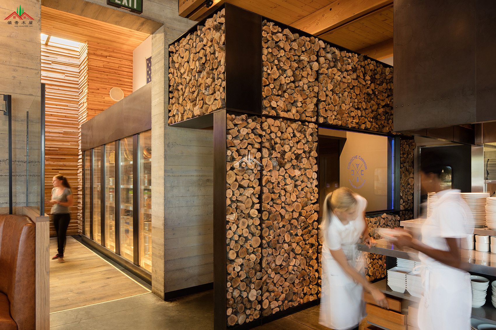 钢木混合餐厅木屋