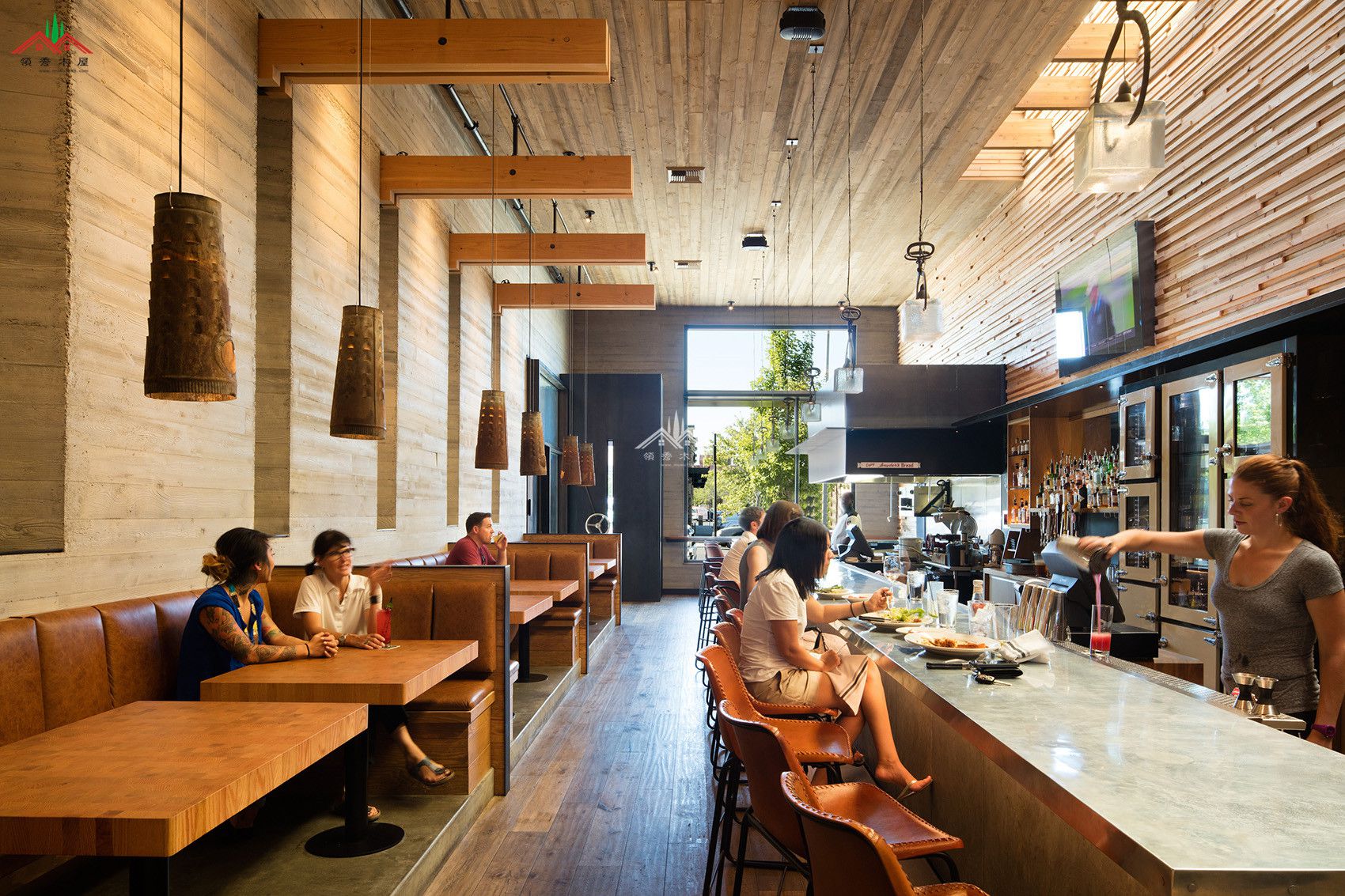 钢木混合餐厅木屋