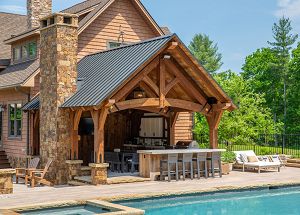 庭院里的生活美学：一座泳池边的木结构休闲殿堂烧烤木亭